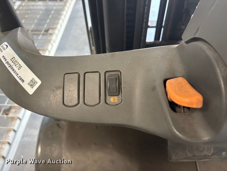 image for item EU0276 2017 Crown SC5225-35 forklift