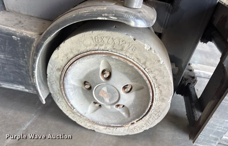 image for item EU0276 2017 Crown SC5225-35 forklift