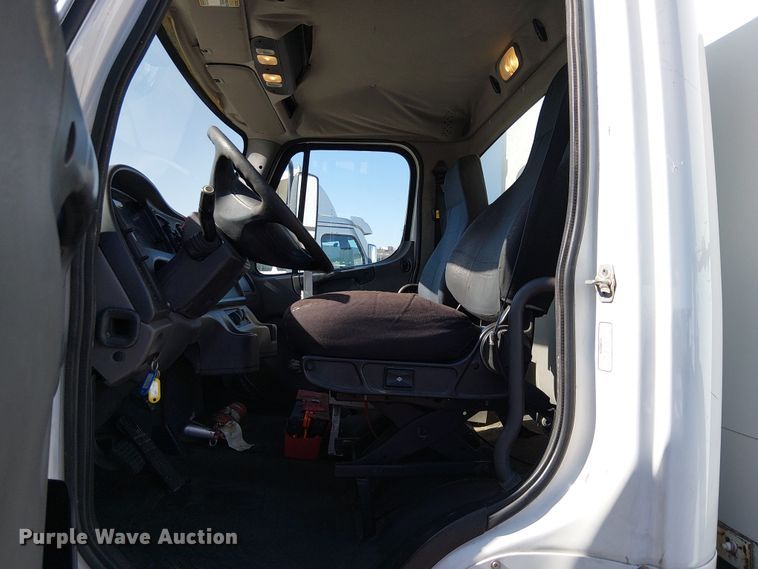 image for item EU2605 2014 Freightliner M2 delivery truck