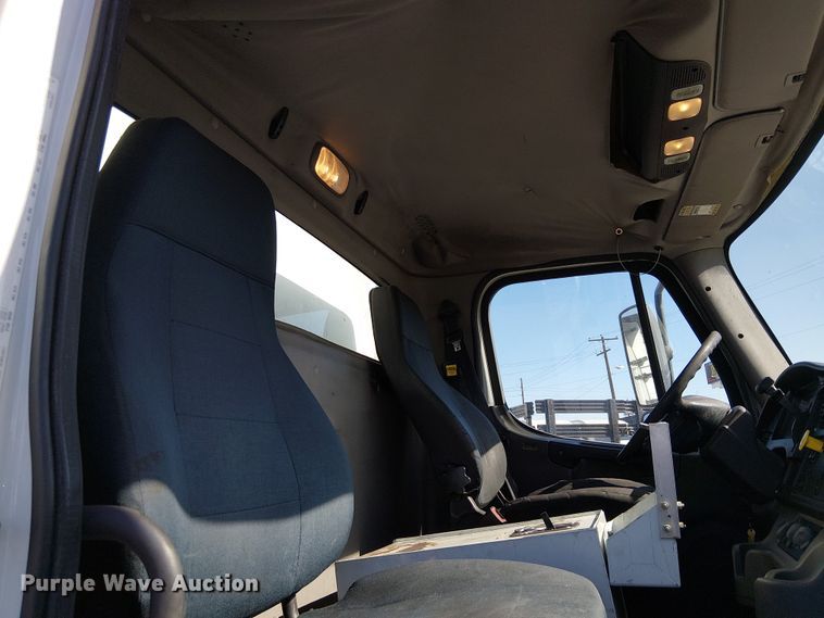 image for item EU2605 2014 Freightliner M2 delivery truck