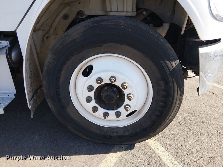 image for item EU2605 2014 Freightliner M2 delivery truck