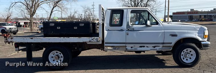 image for item EU4098 1995 Ford F250 Ext. Cab flatbed pickup truck