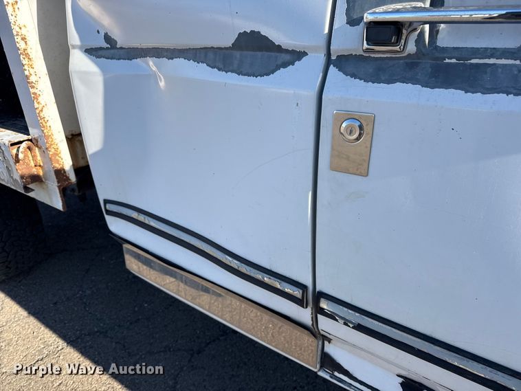 image for item EU4098 1995 Ford F250 Ext. Cab flatbed pickup truck