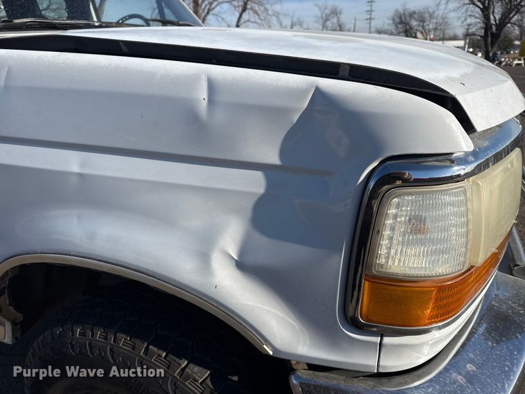 image for item EU4098 1995 Ford F250 Ext. Cab flatbed pickup truck