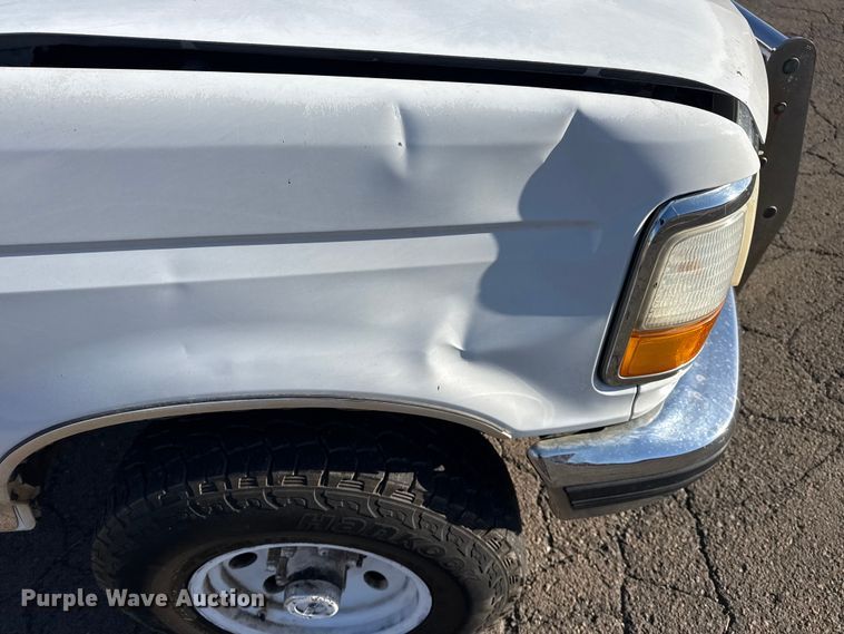 image for item EU4098 1995 Ford F250 Ext. Cab flatbed pickup truck