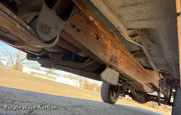 image for item EU4098 1995 Ford F250 Ext. Cab flatbed pickup truck