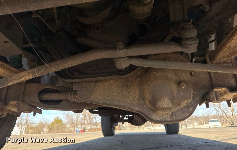 image for item EU4098 1995 Ford F250 Ext. Cab flatbed pickup truck