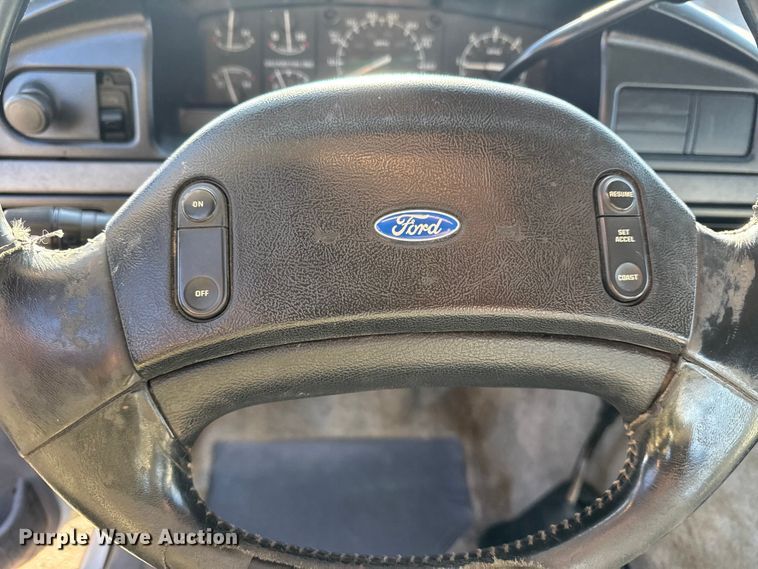 image for item EU4098 1995 Ford F250 Ext. Cab flatbed pickup truck