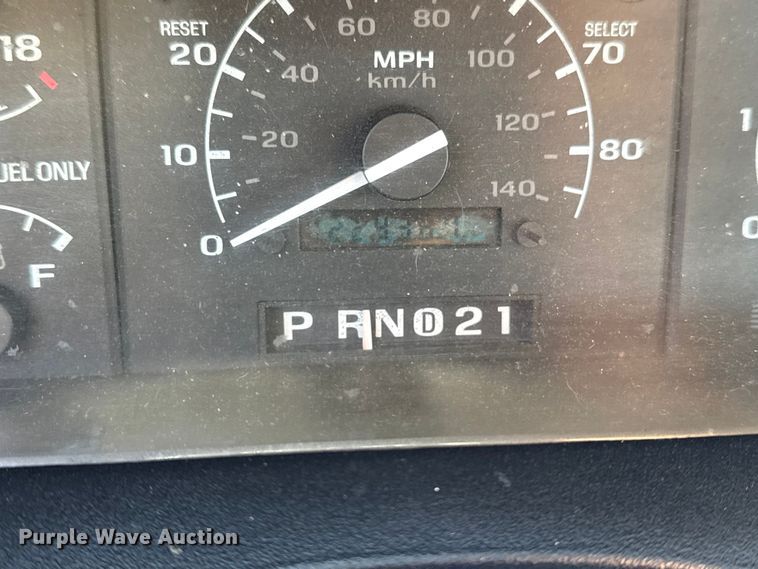 image for item EU4098 1995 Ford F250 Ext. Cab flatbed pickup truck