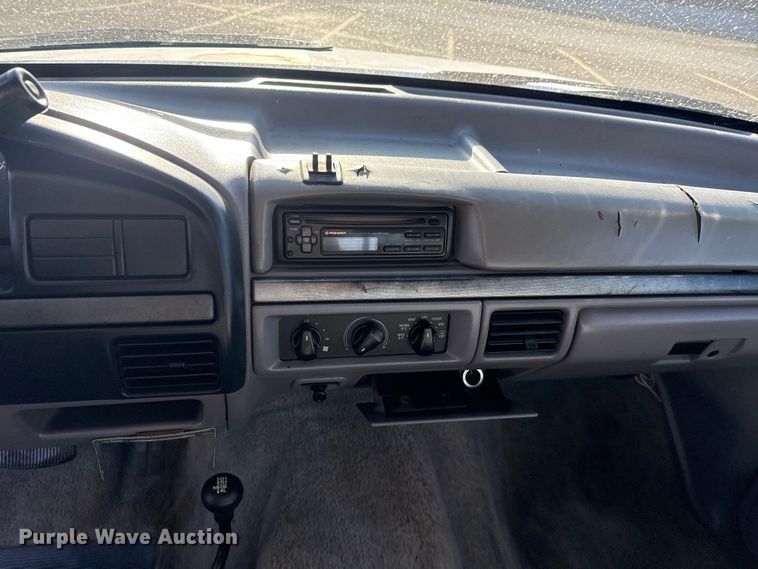 image for item EU4098 1995 Ford F250 Ext. Cab flatbed pickup truck