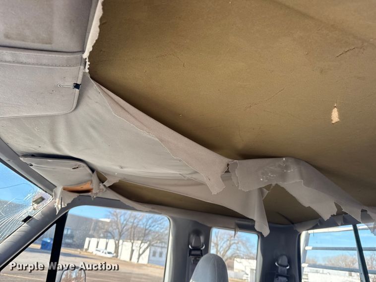 image for item EU4098 1995 Ford F250 Ext. Cab flatbed pickup truck