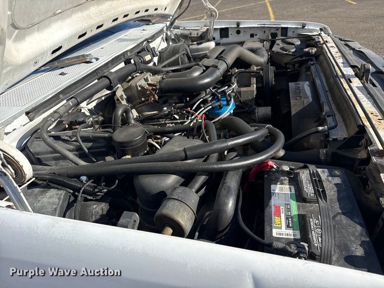 image for item EU4098 1995 Ford F250 Ext. Cab flatbed pickup truck