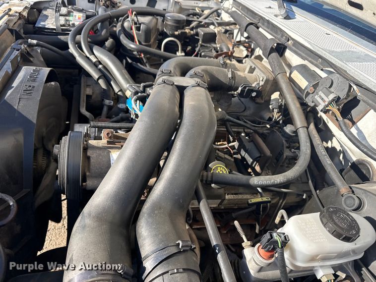 image for item EU4098 1995 Ford F250 Ext. Cab flatbed pickup truck