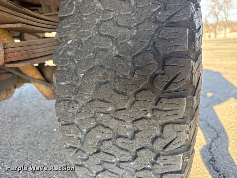 image for item EU4098 1995 Ford F250 Ext. Cab flatbed pickup truck