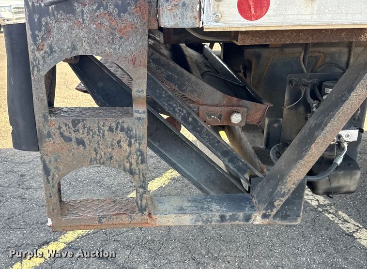 image for item EU4102 2007 Ford F650 Super Duty box truck