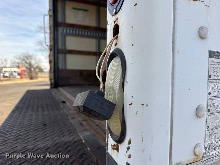 image for item EU4102 2007 Ford F650 Super Duty box truck