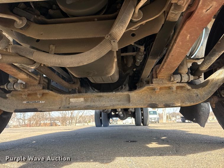 image for item EU4102 2007 Ford F650 Super Duty box truck