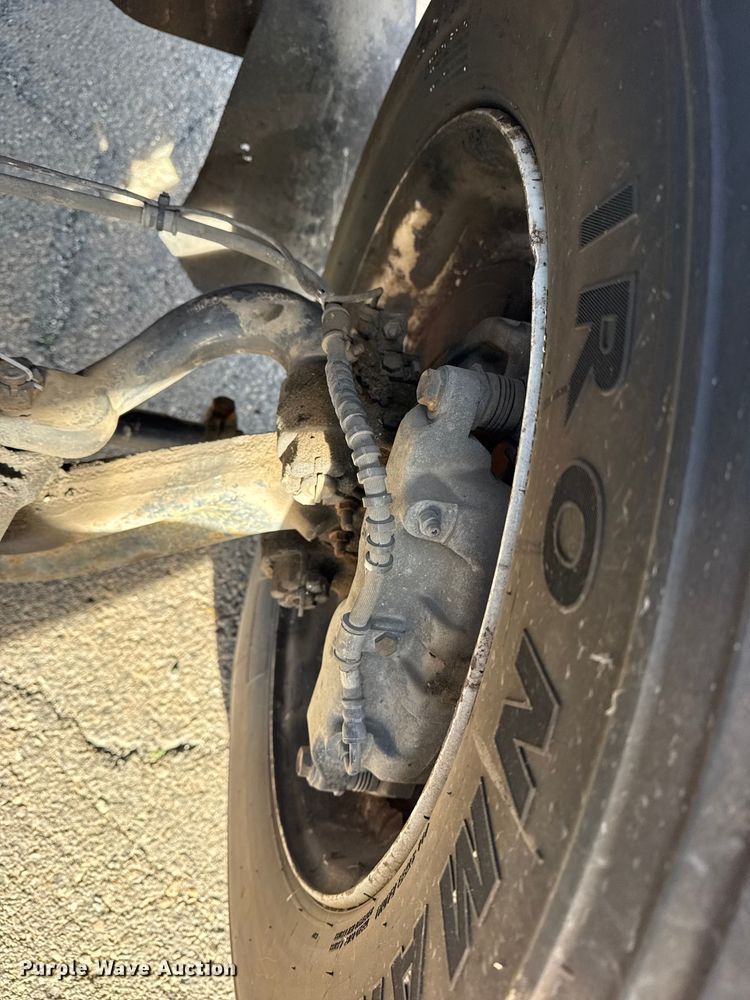 image for item EU4102 2007 Ford F650 Super Duty box truck