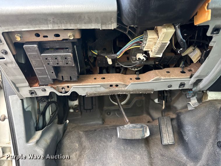 image for item EU4102 2007 Ford F650 Super Duty box truck