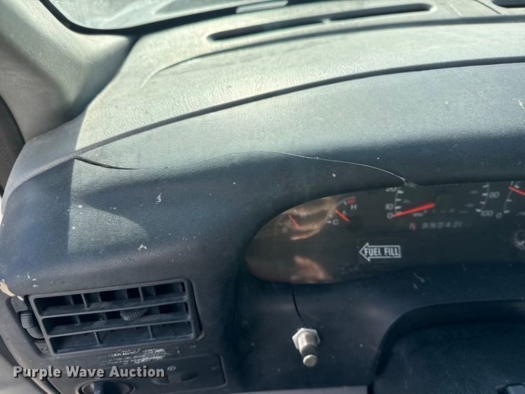 image for item EU4102 2007 Ford F650 Super Duty box truck