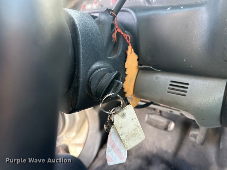 image for item EU4102 2007 Ford F650 Super Duty box truck