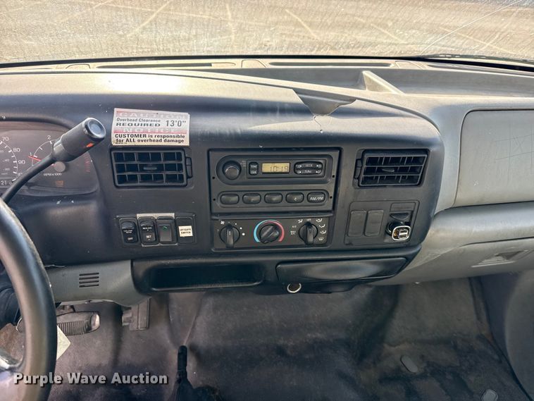 image for item EU4102 2007 Ford F650 Super Duty box truck