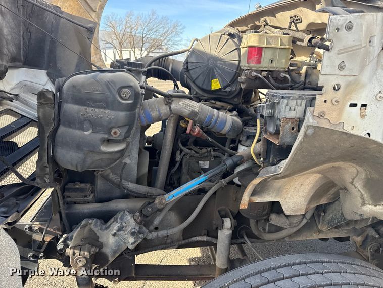 image for item EU4102 2007 Ford F650 Super Duty box truck