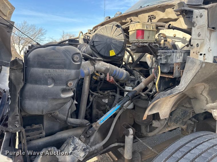 image for item EU4102 2007 Ford F650 Super Duty box truck