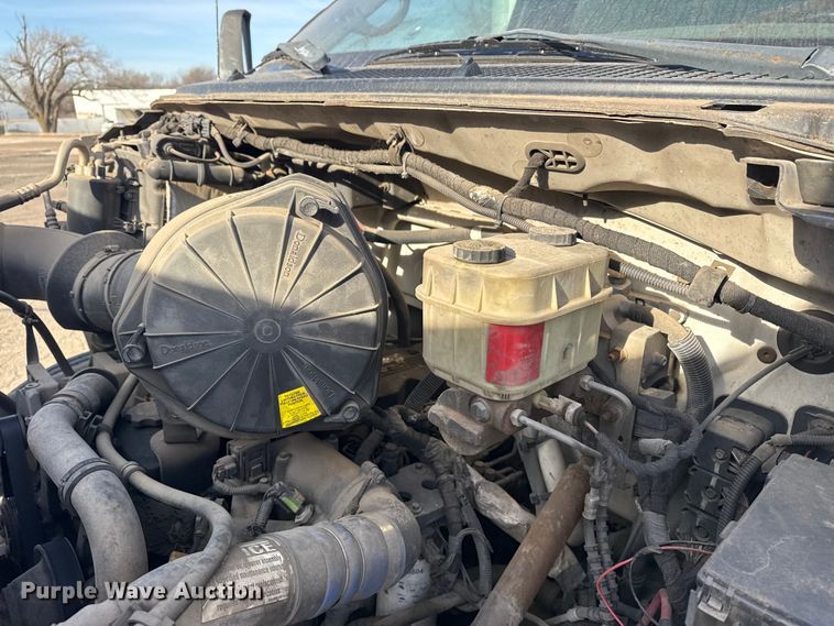 image for item EU4102 2007 Ford F650 Super Duty box truck