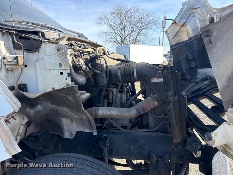 image for item EU4102 2007 Ford F650 Super Duty box truck