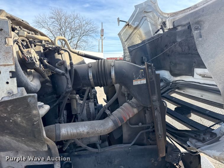 image for item EU4102 2007 Ford F650 Super Duty box truck