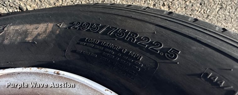 image for item EU4102 2007 Ford F650 Super Duty box truck