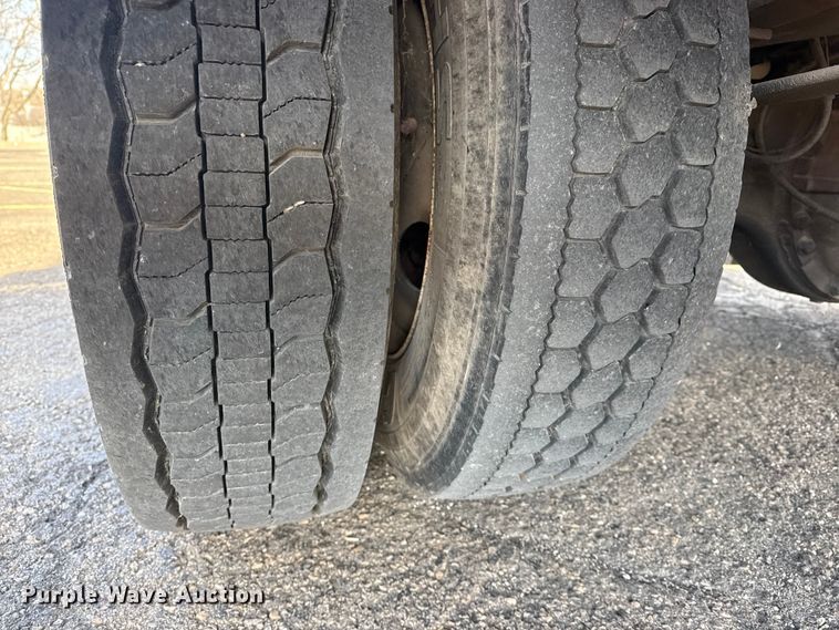 image for item EU4102 2007 Ford F650 Super Duty box truck