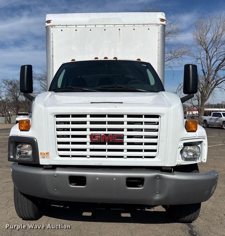 image for item EU4105 2007 GMC C7500 box truck