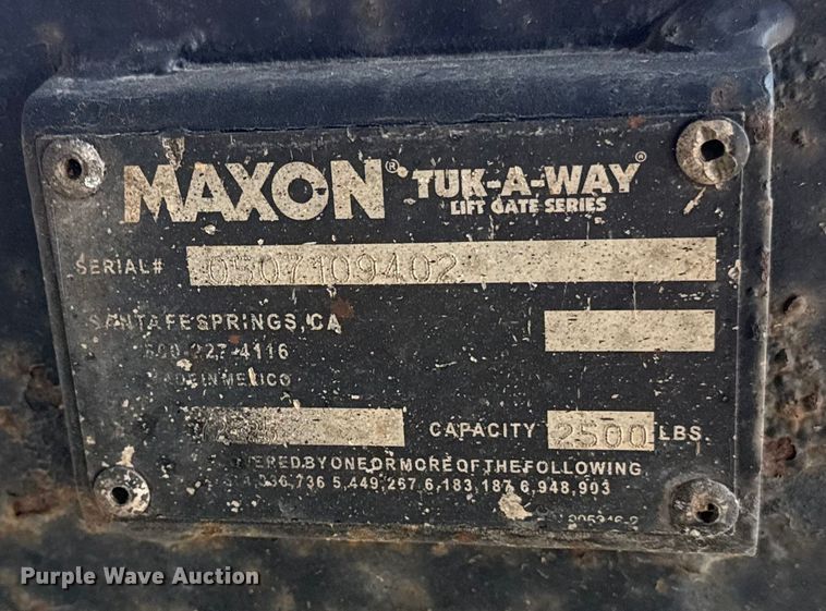 image for item EU4105 2007 GMC C7500 box truck