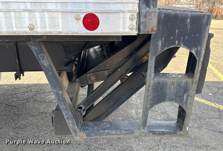 image for item EU4105 2007 GMC C7500 box truck