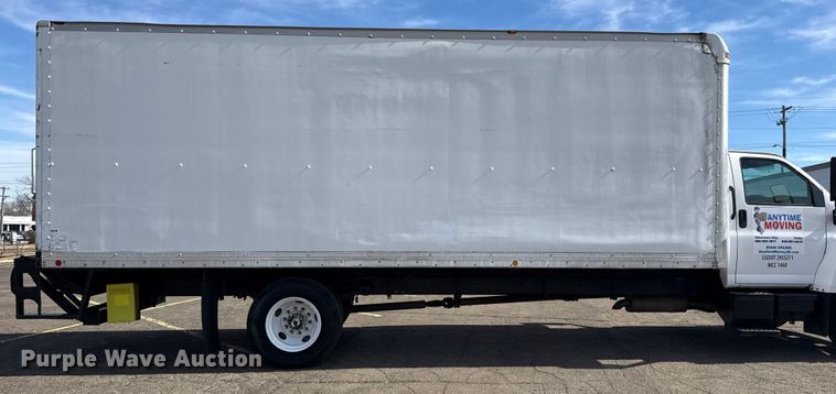 image for item EU4105 2007 GMC C7500 box truck