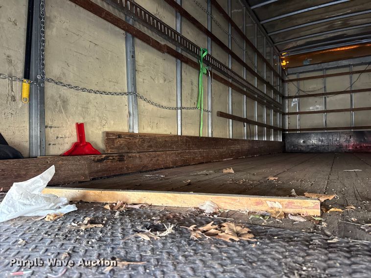 image for item EU4105 2007 GMC C7500 box truck