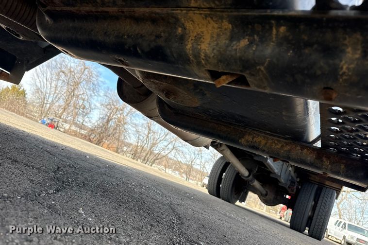 image for item EU4105 2007 GMC C7500 box truck