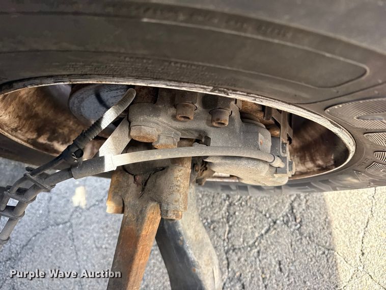 image for item EU4105 2007 GMC C7500 box truck