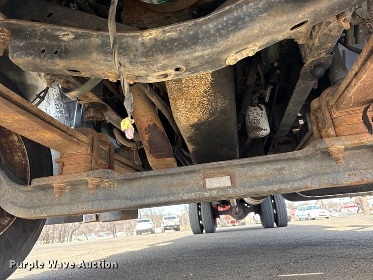 image for item EU4105 2007 GMC C7500 box truck