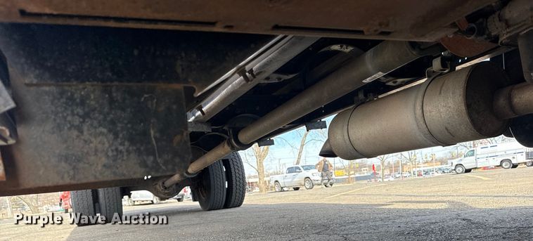 image for item EU4105 2007 GMC C7500 box truck