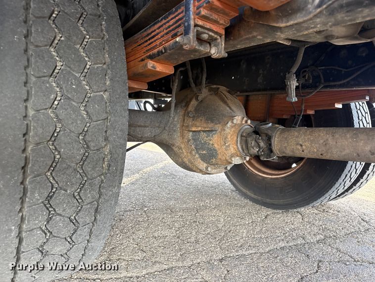 image for item EU4105 2007 GMC C7500 box truck