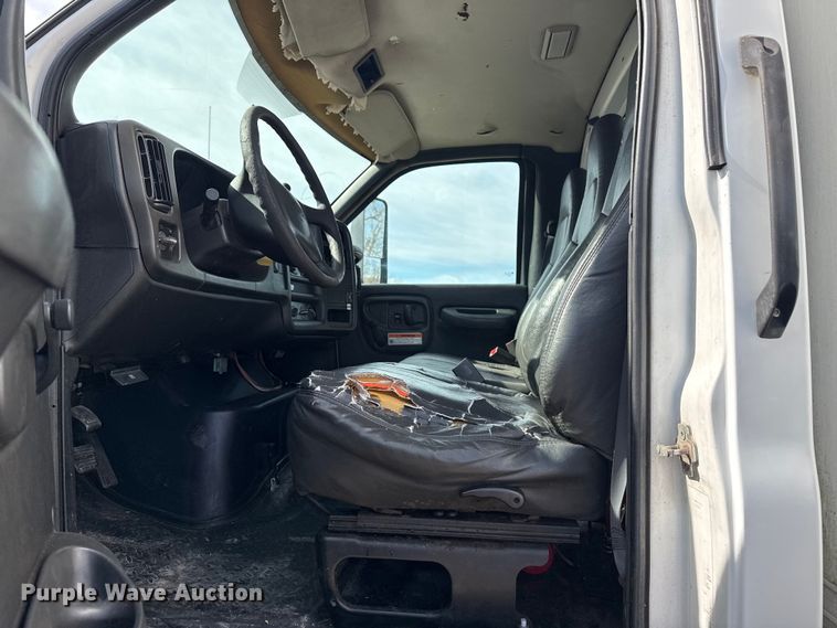 image for item EU4105 2007 GMC C7500 box truck