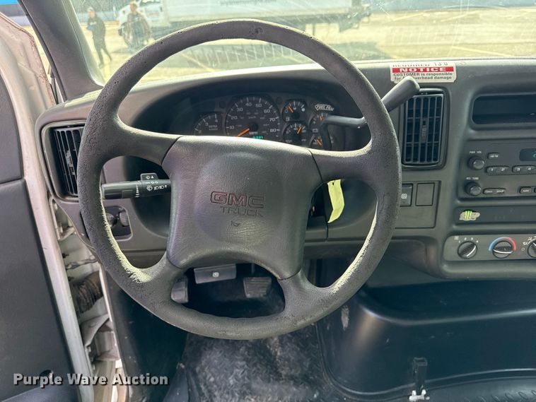 image for item EU4105 2007 GMC C7500 box truck