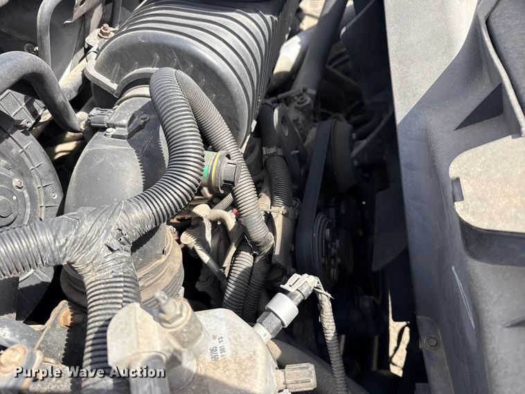 image for item EU4105 2007 GMC C7500 box truck