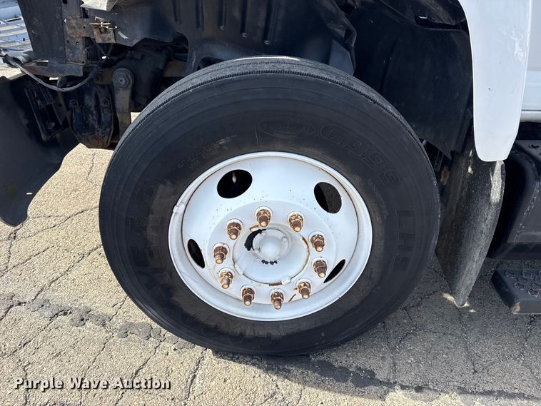 image for item EU4105 2007 GMC C7500 box truck