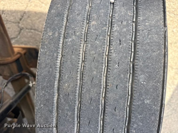 image for item EU4105 2007 GMC C7500 box truck