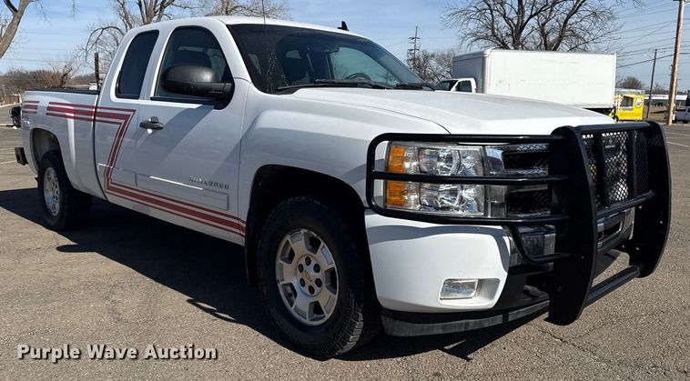 image for item EU4106 2010 Chevrolet Silverado 1500 Ext. Cab pickup truck