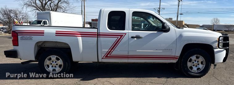 image for item EU4106 2010 Chevrolet Silverado 1500 Ext. Cab pickup truck